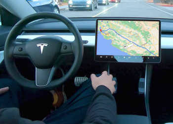 Tesl model 3 piloto automático 600km