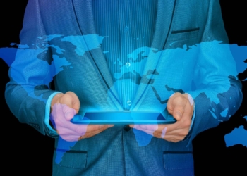 Qual o papel da modernização das redes informáticas no sucesso empresarial?