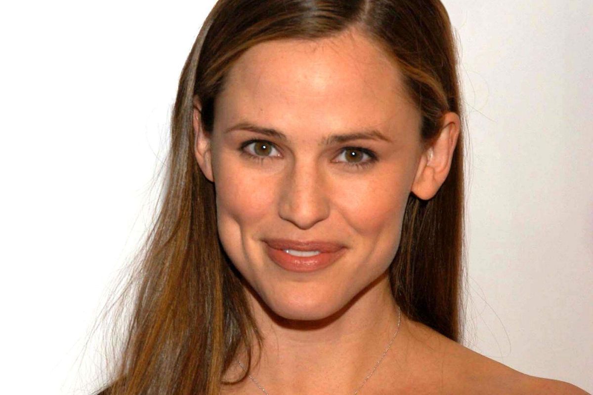 Jennifer Garner volta a ser Elektra 20 anos depois