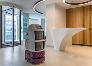 Tech talk no yotel