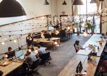 Imagem de um escritório de coworking