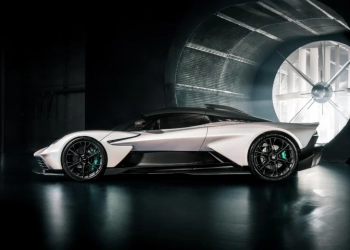 Aston martin valhalla