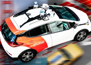 Robotáxi cruise acidente