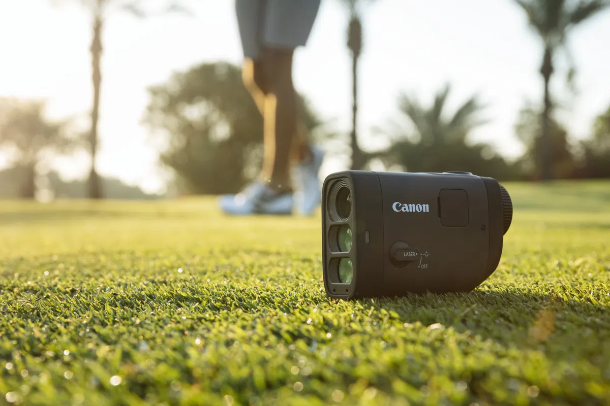 Canon lança PowerShot GOLF: um telémetro a laser com câmara incorporada