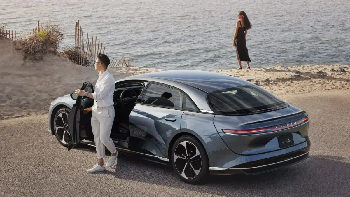 Lucid air pure rwd