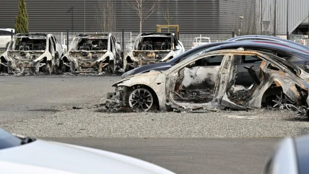 Tesla protestos frança